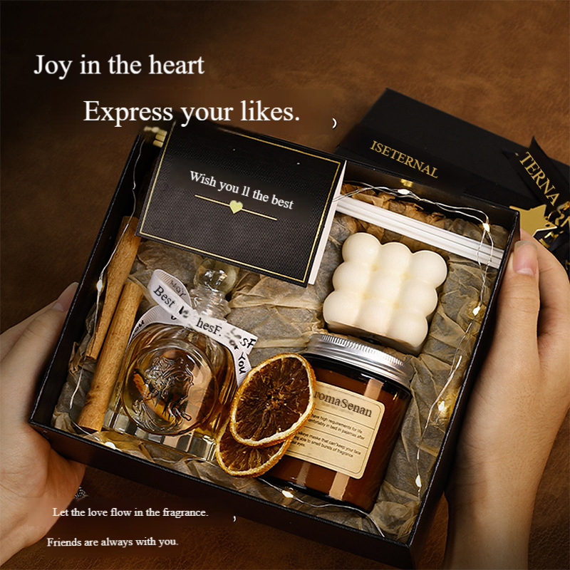 "Aromatherapy Candle Gift Set — Holiday Souvenir, Premium Fragrance Gift, Ambiance Decor Box."